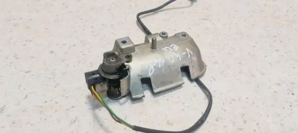 Volvo S40, V40 Front door lock (next to the handle) L1KLE