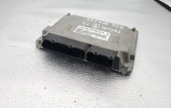 Skoda Fabia Mk2 (5J) Engine control unit/module ECU 03E906023B 5WP40808