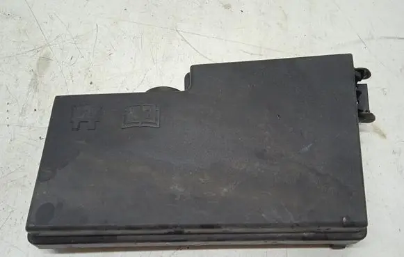 Volvo V50 Fuse box cover 30728013