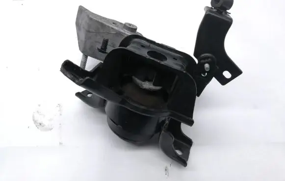 Lexus RX 450H Engine mount bracket 190909