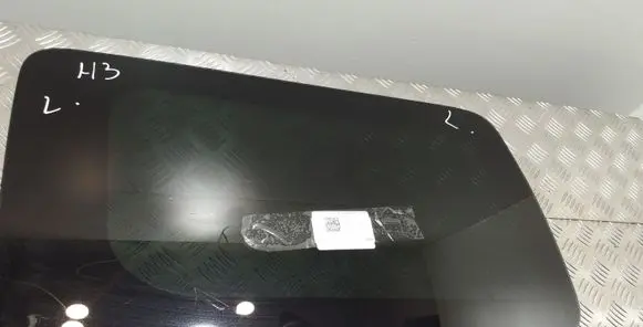 Hummer H3 Rear side window