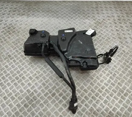 Audi Q3 F3 AdBlue liquid reservoir 5QF131877P 5Q0131969G