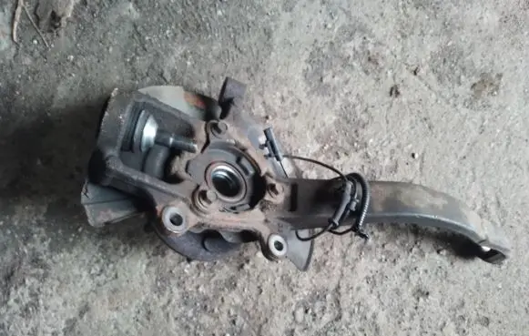 Jeep Grand Cherokee Front wheel hub
