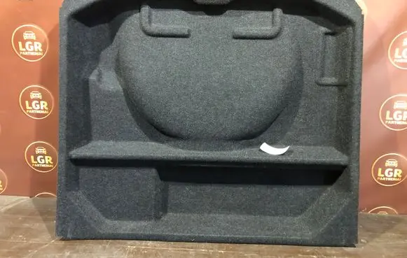 Volvo XC60 Spare wheel section trim 31305632
