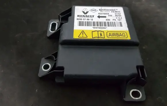 Dacia Sandero Airbag control unit/module 8200576912