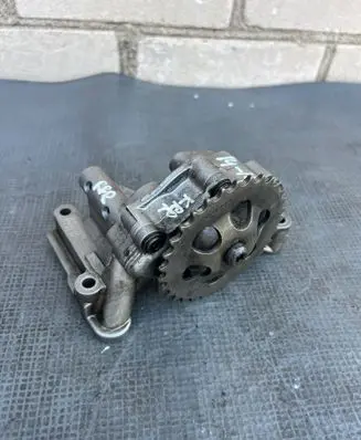 Volkswagen Transporter - Caravelle T5 Oil pump 038115105D 00699194 E10504