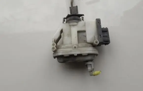 Volkswagen PASSAT B4 Central locking motor 3a0862153b