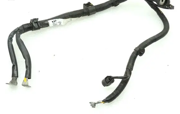 Mitsubishi Lancer VIII Positive cable (battery) 8524A011