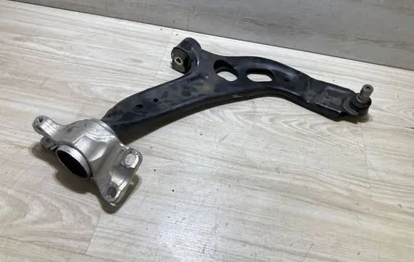BMW 1 F70 Front lower control arm/wishbone 8864278