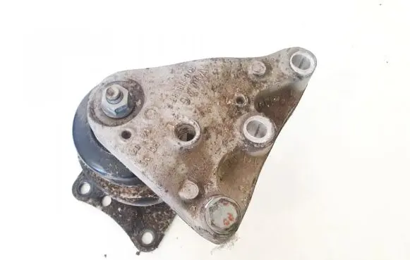 Volkswagen Polo Engine mount bracket 6q0199185r