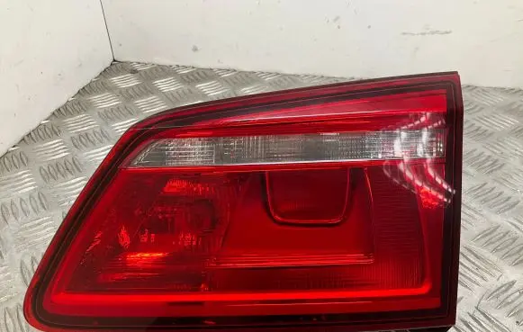 Volkswagen Golf Sportsvan Tailgate rear/tail lights 510945094L