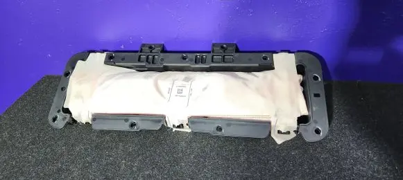 Mercedes-Benz GLE (W166 - C292) Knee airbag 16686001023 0080P1100016