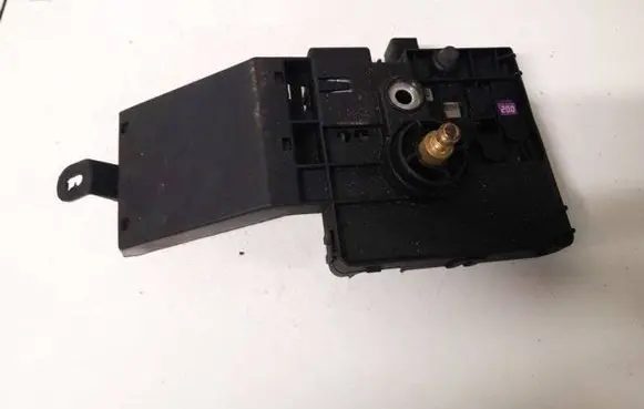 Mercedes-Benz CLS C219 Fuse box set 2119820402 0-1394837-1
