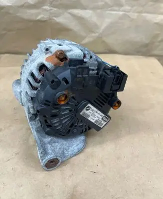 BMW 1 E81 E87 Generator/alternator 7802471 2543306B TG15C073