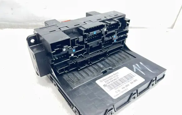 Mercedes-Benz CLK A209 C209 Fuse module 2095451401 5DK00848512