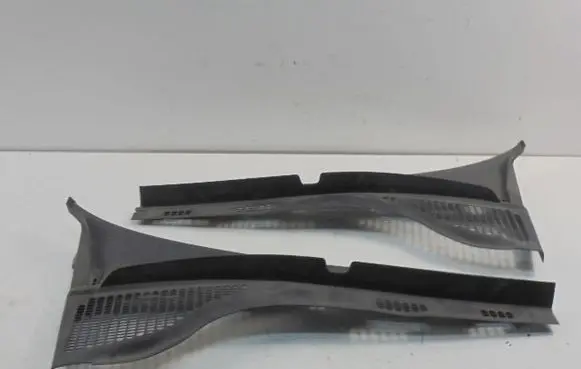 Skoda Fabia Mk3 (NJ) Wiper trim 6V1819415