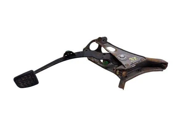 Toyota Yaris Clutch pedal 