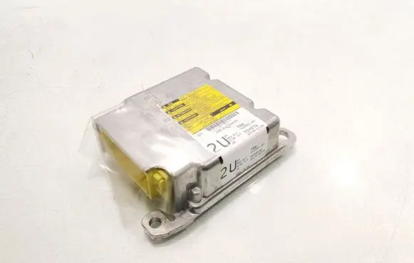 Toyota Avensis T270 Airbag control unit/module 89170-05190