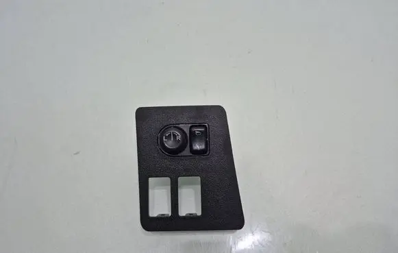 Nissan Qashqai+2 Wing mirror switch 68485JD900