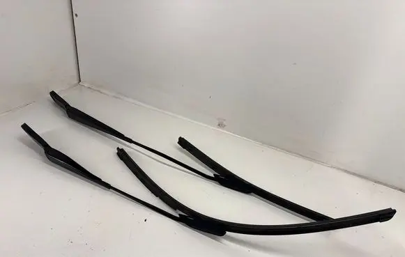 BMW 2 F44 Front wiper blade arm 7453959 7453958 61617453959