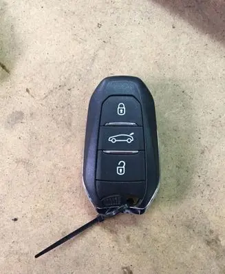 Citroen C4 Grand Picasso Ignition key/card 