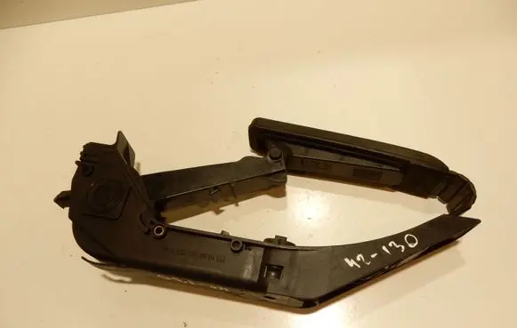 Mercedes-Benz S W220 Accelerator throttle pedal A2203000004 MERCEDESBENZ 42130
