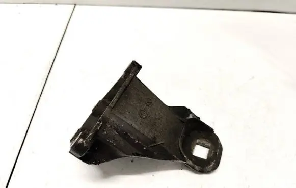 Audi A4 S4 B5 8D Engine mounting bracket 8a0199308g