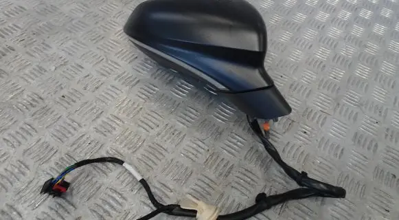 Cupra Formentor Front door electric wing mirror