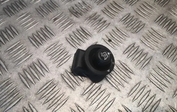 Land Rover Discovery 3 - LR3 Wing mirror switch YUF500030