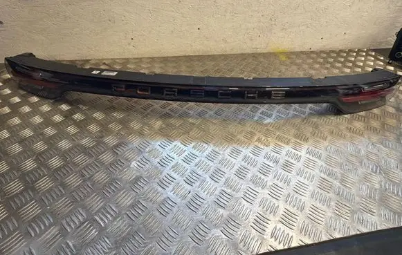 Porsche Cayenne (9Y0 9Y3) Tailgate rear/tail lights 9Y0945081 9Y0945081J 20640002