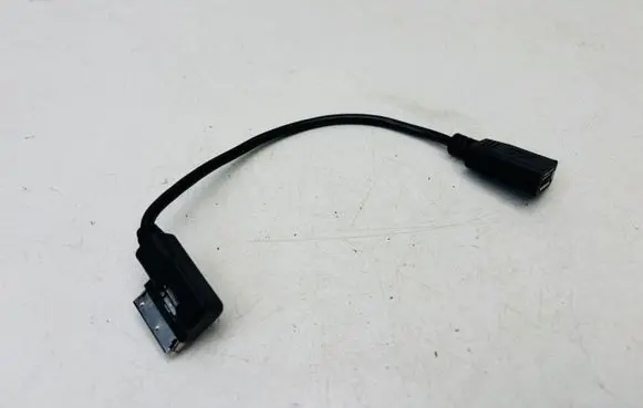 Volkswagen Golf VII USB socket connector 5N0035558