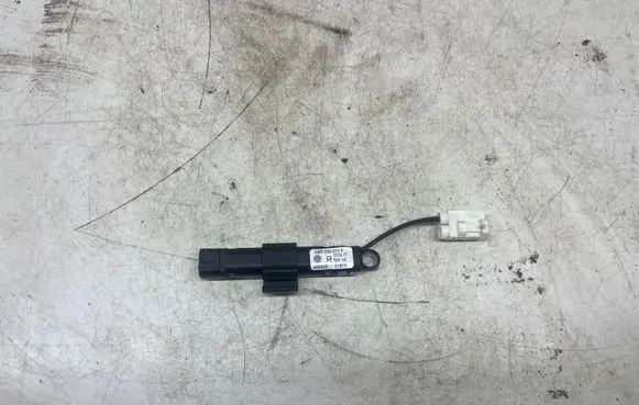 Volkswagen Golf Plus Aerial antenna amplifier 5M0035577F