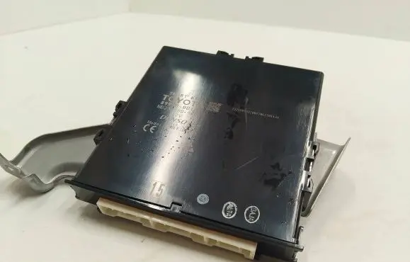 Toyota Yaris Other control units/modules 899900D150 MB2325009482