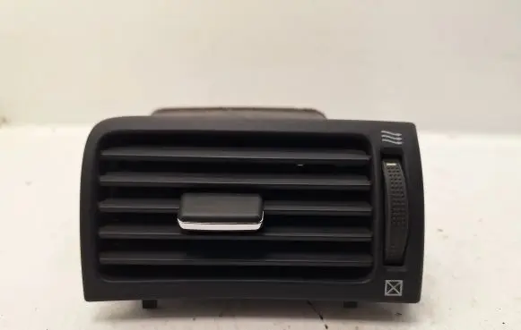 Toyota Avensis T250 Dashboard side air vent grill/cover trim 5566005090 8518