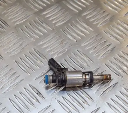 Audi Q3 8U Fuel injector 06H906036G 0261500076