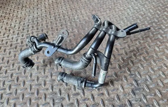 Volkswagen Tiguan Engine coolant pipe/hose 04L121064AE 04L121101 04L121051