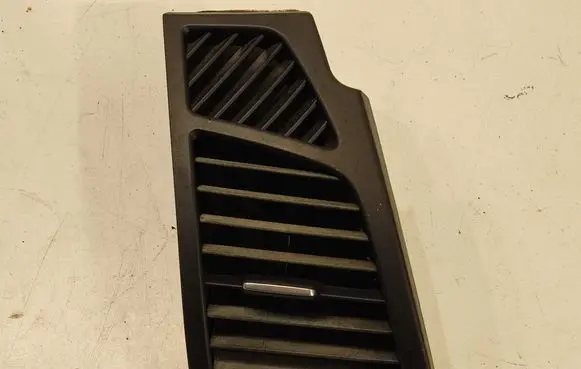 BMW 1 E81 E87 Dashboard side air vent grill/cover trim P010204439 5160705918812
