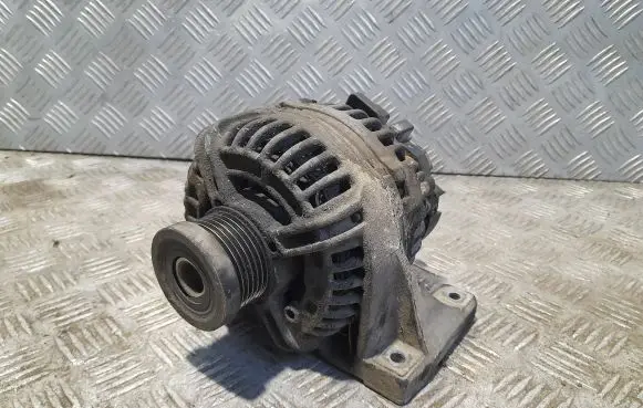 Volvo XC90 Generator/alternator 30667787 0124525060