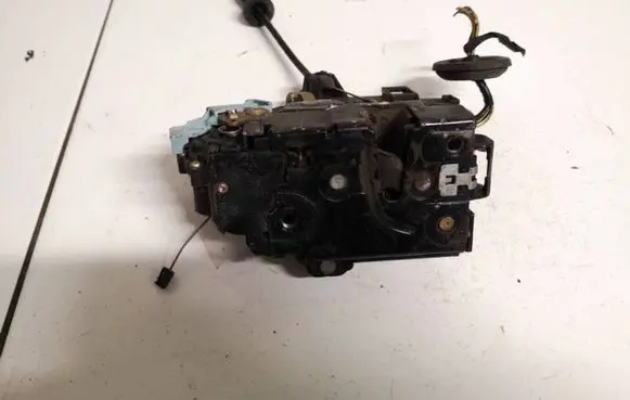 Skoda Octavia Mk2 (1Z) Front door lock 3d1837015