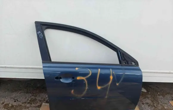 Volvo V70 Front door