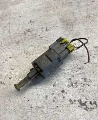Mazda 323 Brake pedal sensor switch