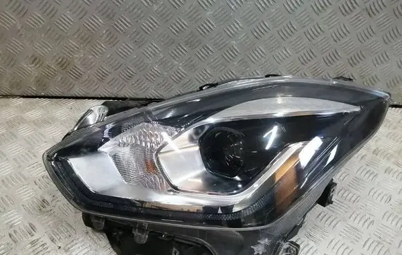 Suzuki Swift III Headlight/headlamp