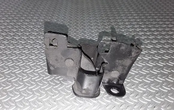 Engine bonnet/hood lock/catch