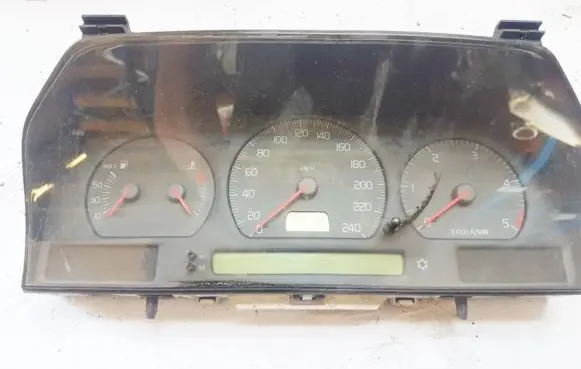 Volvo S70 V70 V70 XC Speedometer (instrument cluster) 9168144 9451530