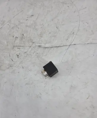 Mitsubishi Pajero Other relay MR301971