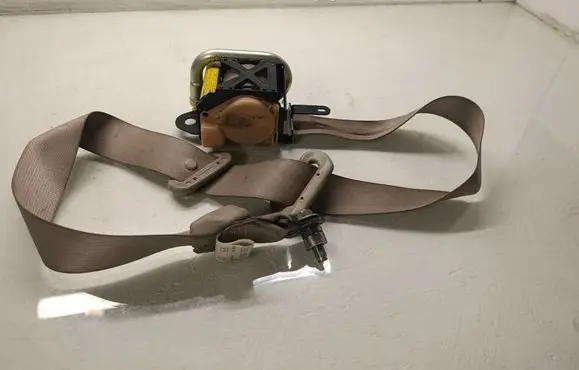 Mazda CX-7 Front seatbelt C9ST077