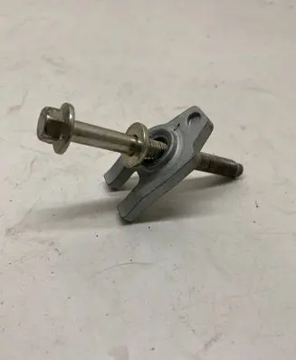 Nissan Qashqai Fuel Injector clamp holder 