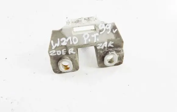 Mercedes-Benz E W210 Rear bumper mounting bracket