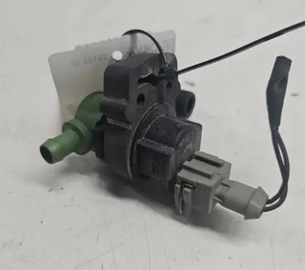 Mercedes-Benz C W203 Vacuum valve 0004703893