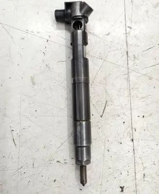 Mercedes-Benz A W176 Fuel injector A6510701387 PD852MGYZ